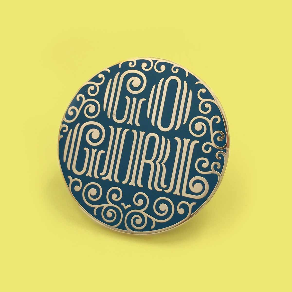 Martina Flor Martina Flor Goods Go Girl card Pin